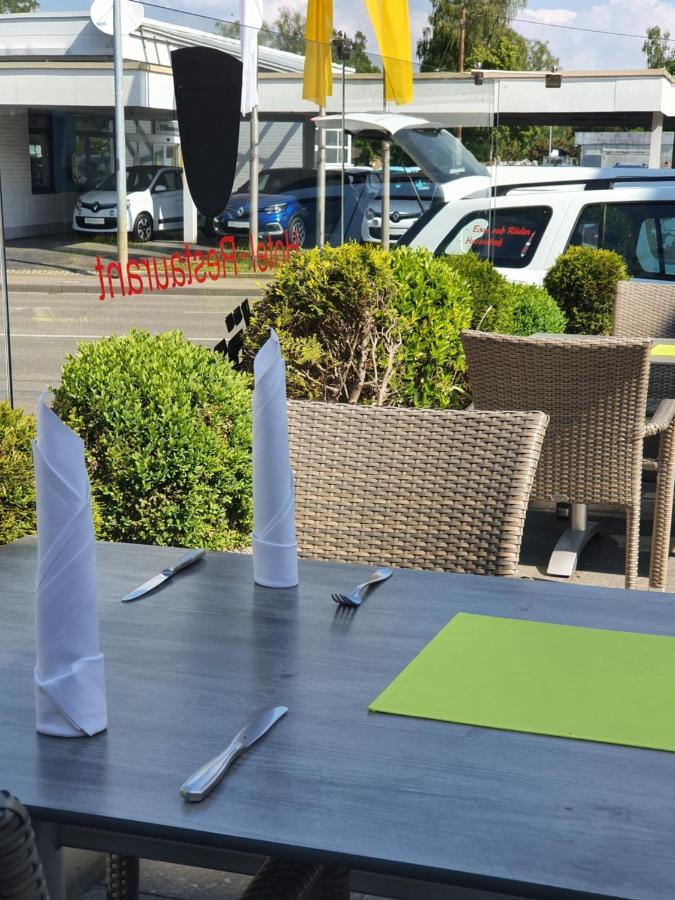Hotel-Restaurant Und Gaestehaus Loewen Süßen Exterior foto