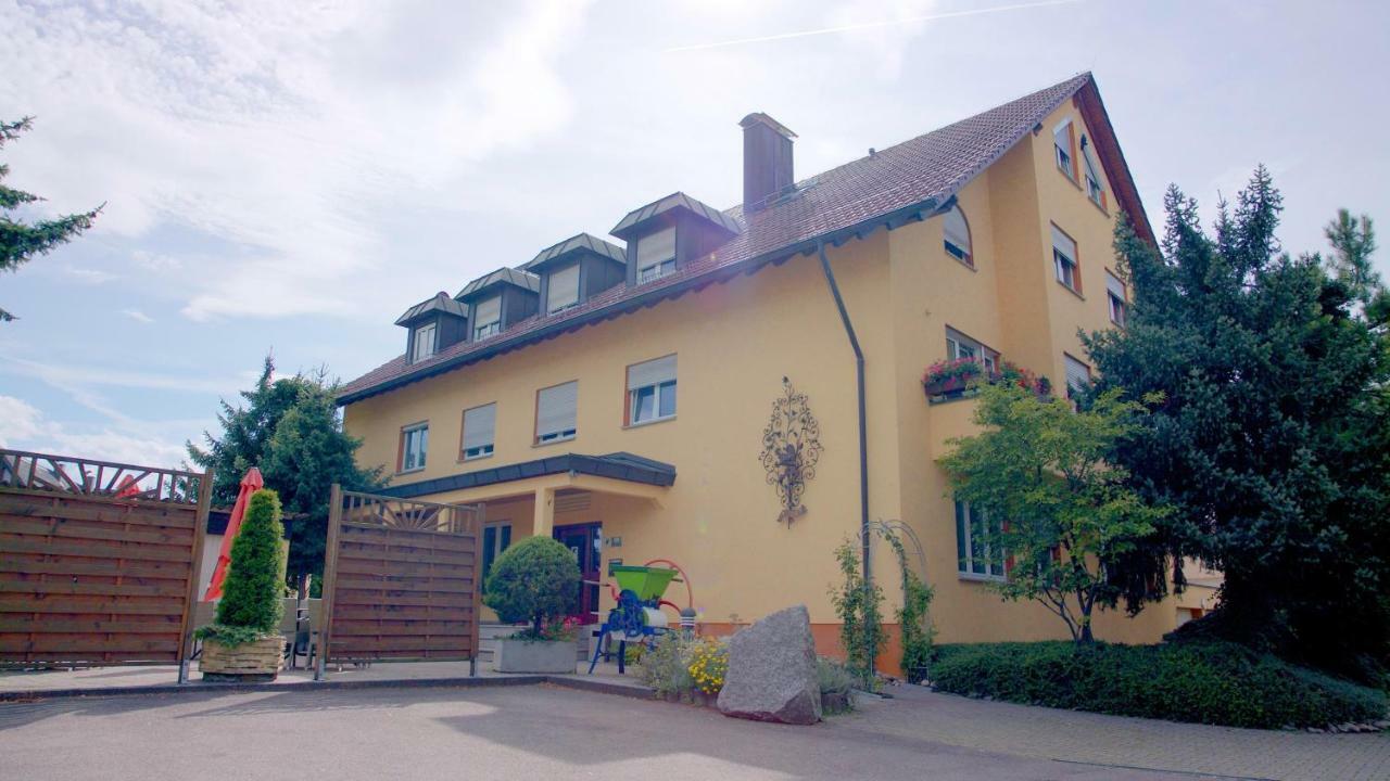 Hotel-Restaurant Und Gaestehaus Loewen Süßen Exterior foto